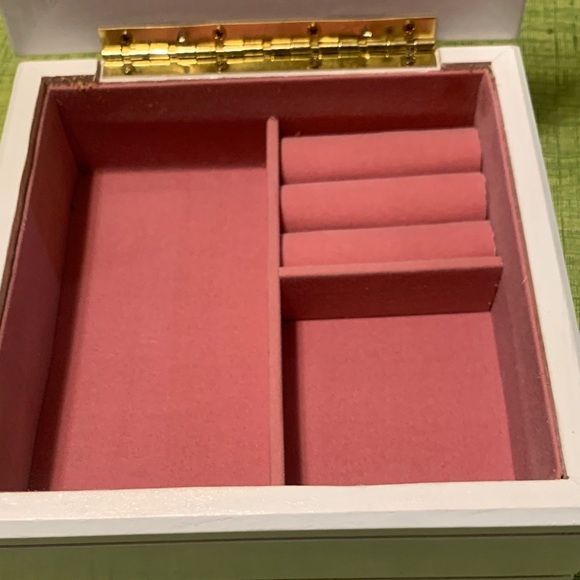 Elegant White Jewelry Box with Pink Interior - Picture 3 of 4
